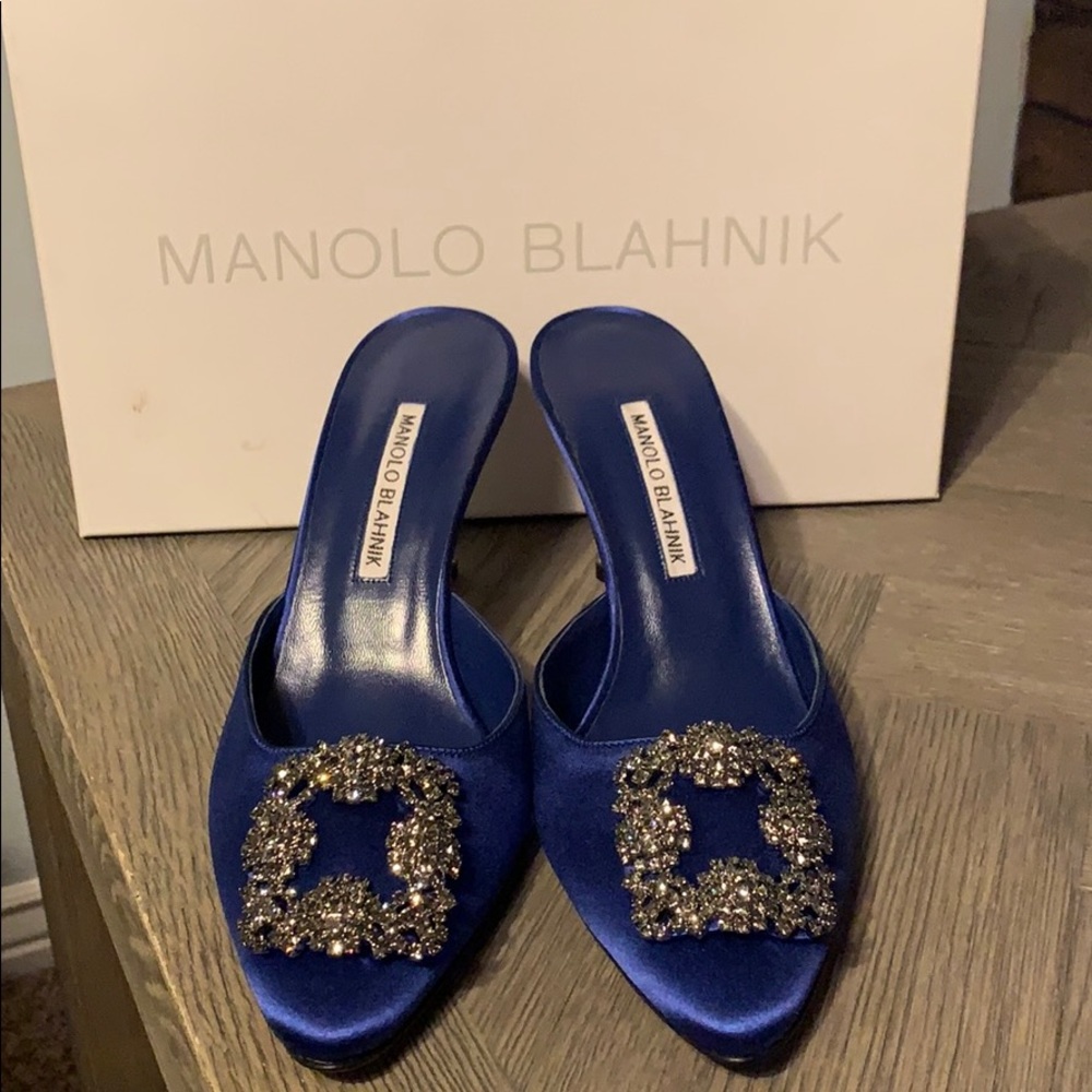 Manolo Blahnik Hangisi Mules, Sz 38.5